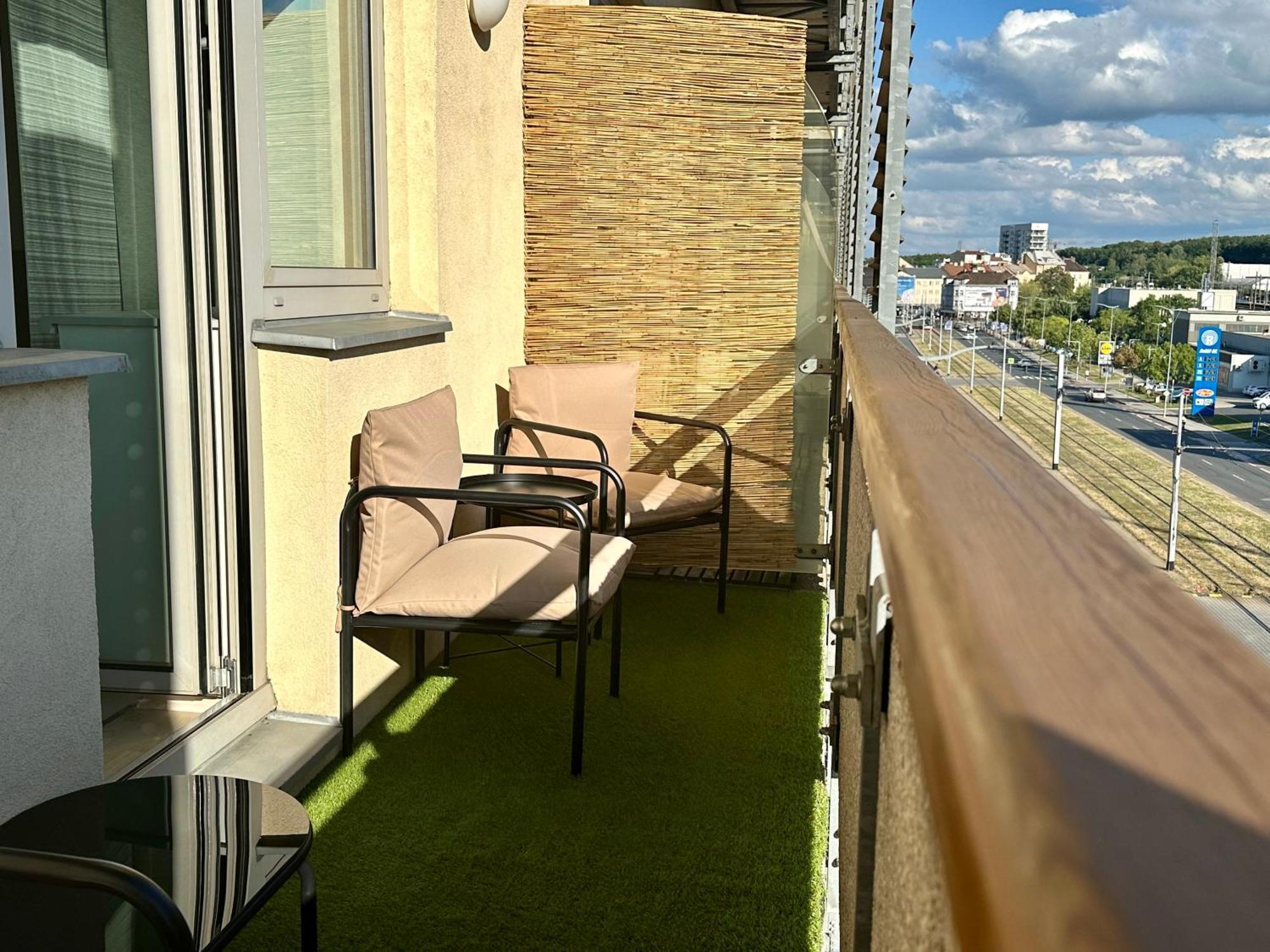 Apartment Ceskomoravska - O2 Arena Prague